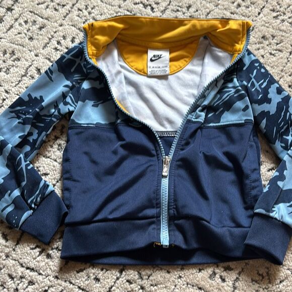 Nike -Tracksuit Sweatshirt and Trousers Baby Boys Camo Sz 1-2Y - Picture 3 of 6
